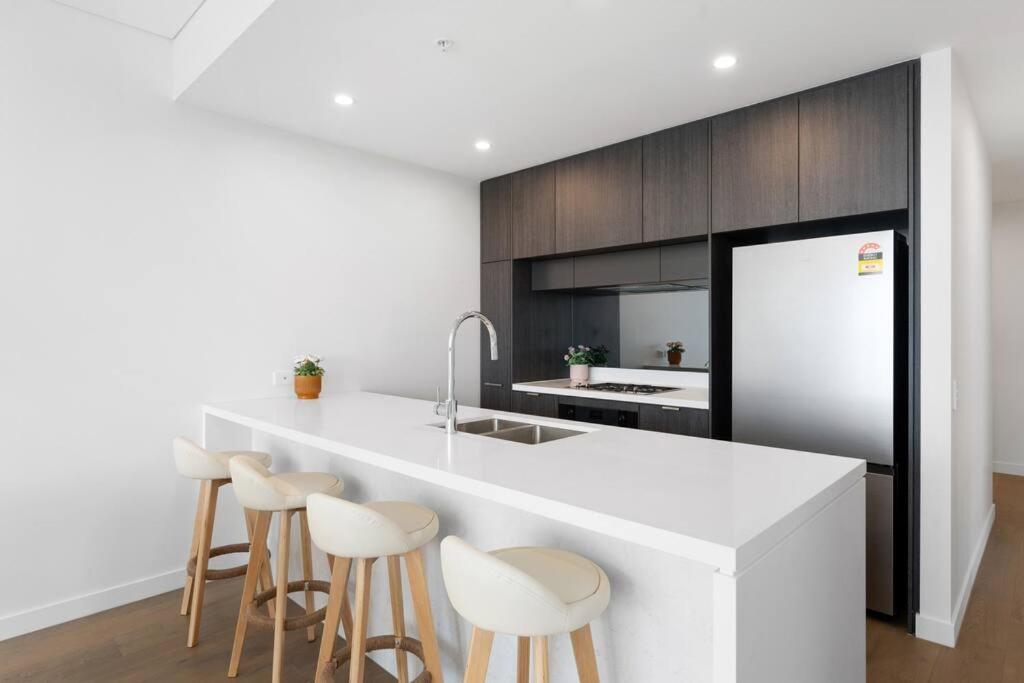 Modern 2br With Balcony, Pool & Parking Apartment